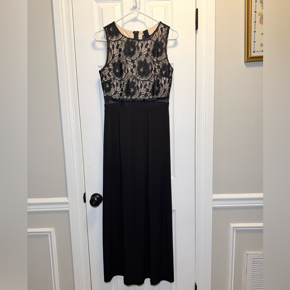 Enfocus Studio Black and Gray Lace Maxi Dress